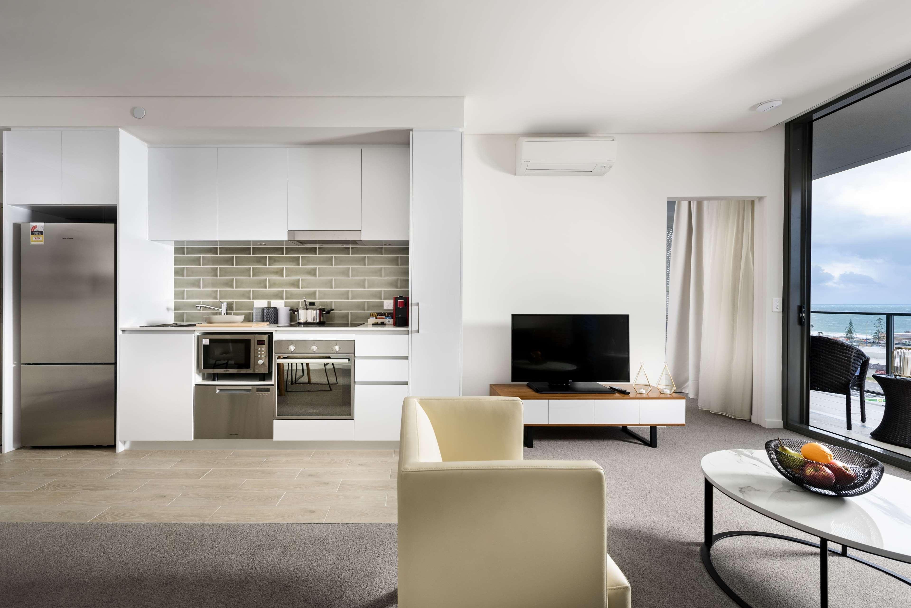 Ramada By Wyndham Vetroblu Scarborough Beach Perth Exterior photo