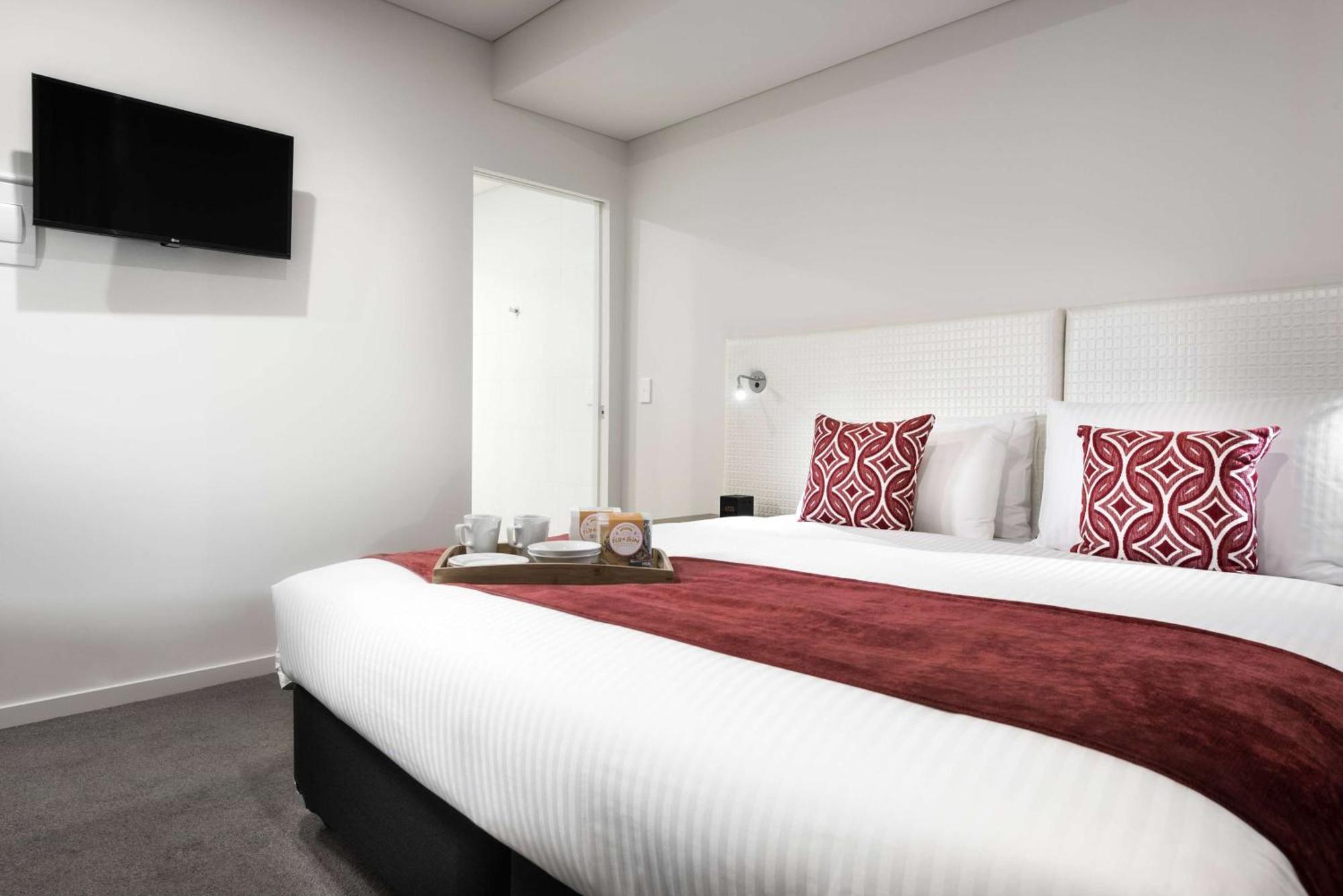 Ramada By Wyndham Vetroblu Scarborough Beach Perth Exterior photo
