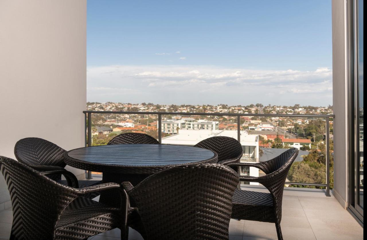 Ramada By Wyndham Vetroblu Scarborough Beach Perth Exterior photo